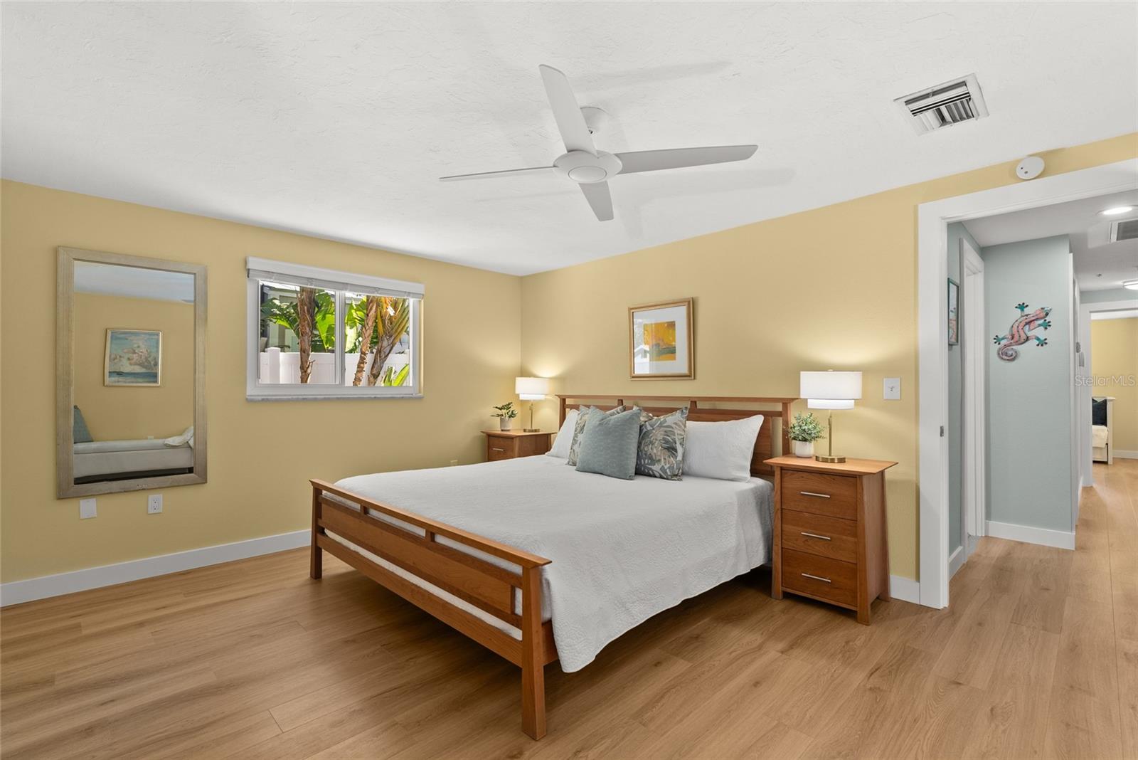 SIESTA MANOR SEC 3 - Residential