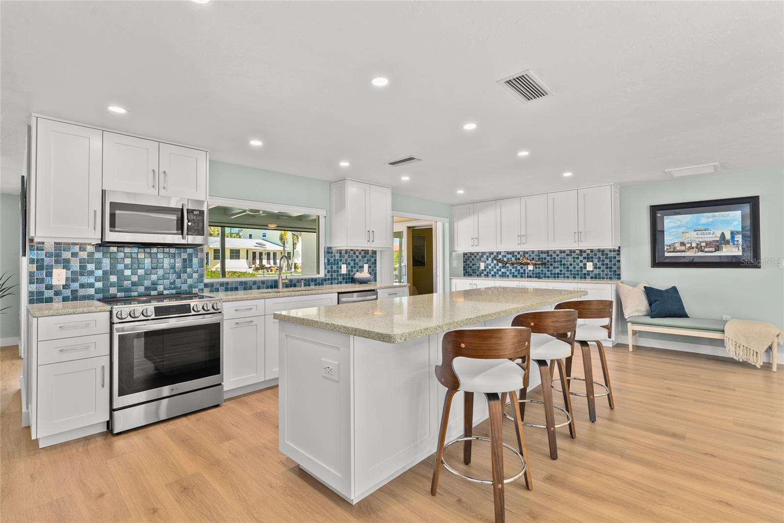 SIESTA MANOR SEC 3 - Residential