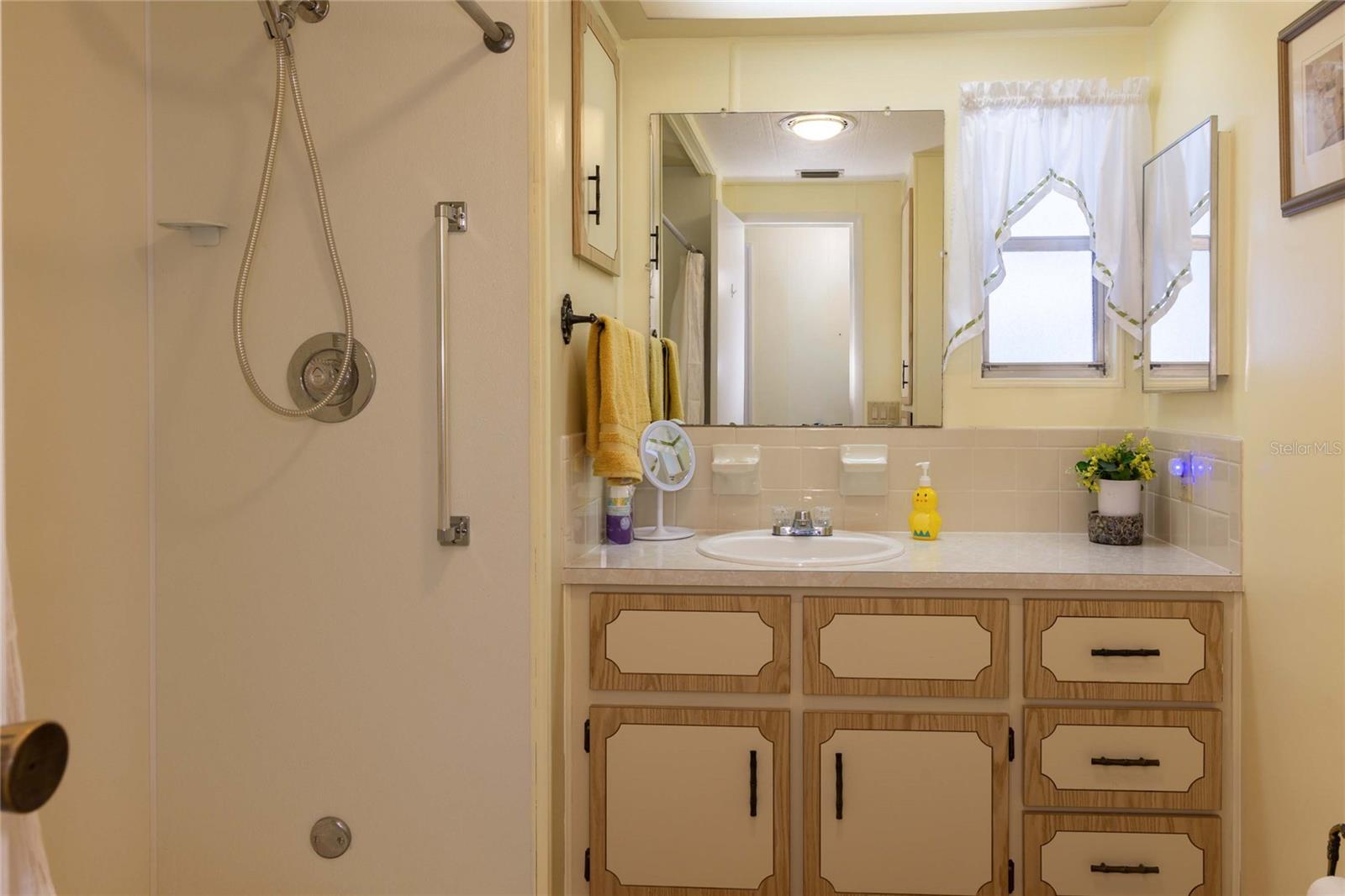 MAPLE LEAF ESTATES - Residential