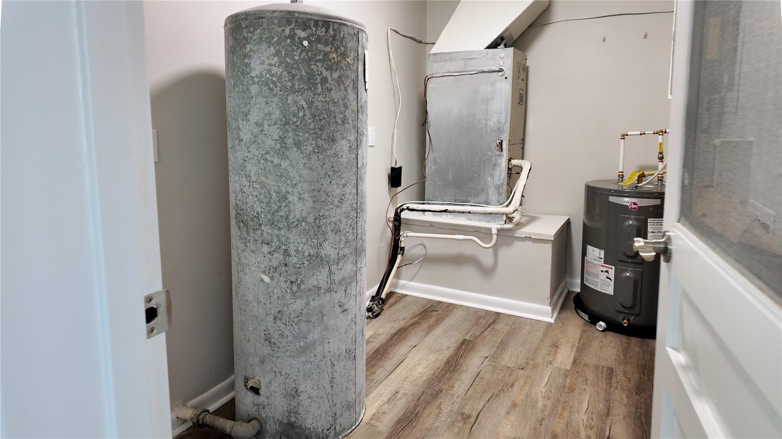 SILVER LAKES ACRES - Residential