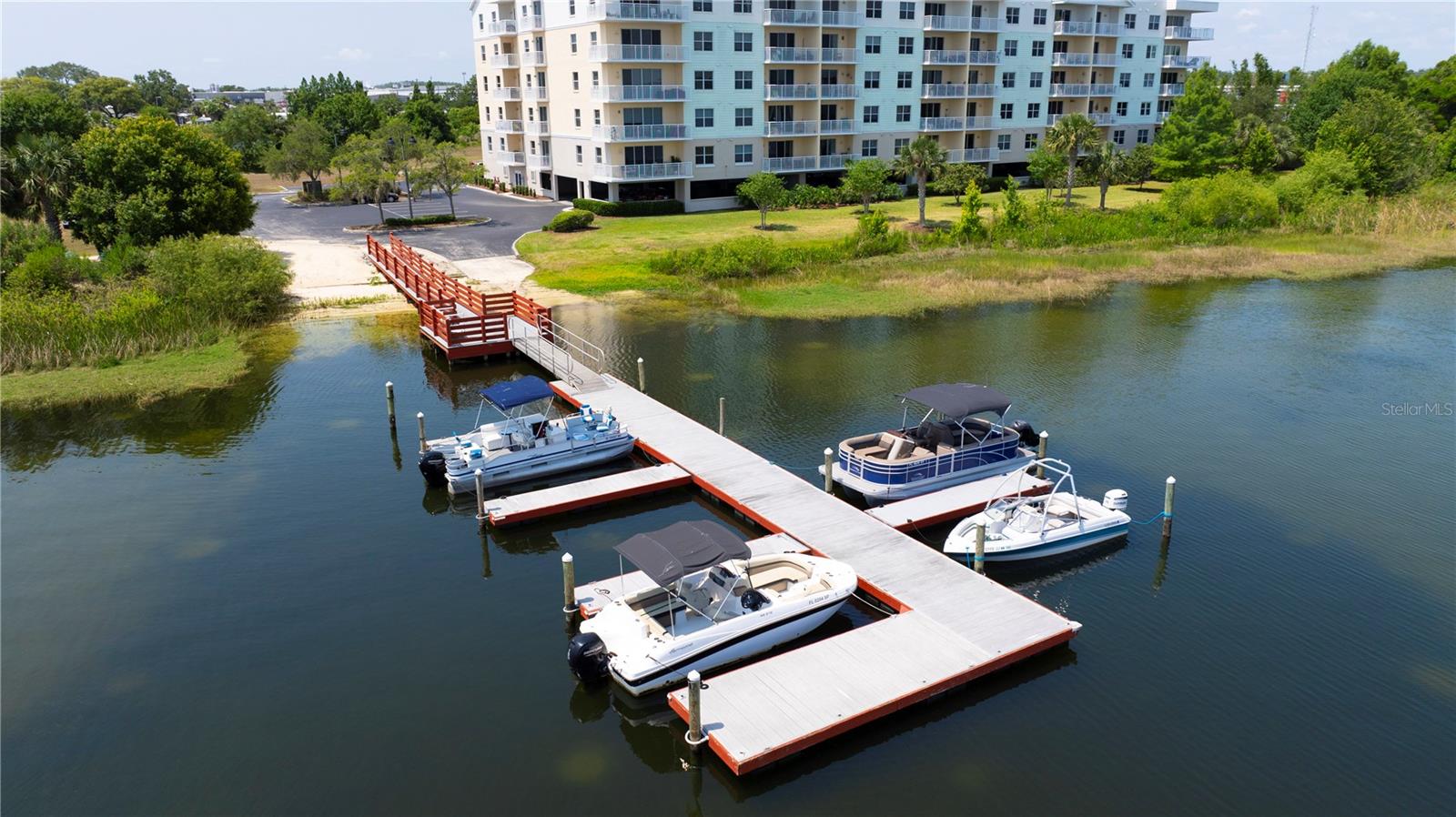 FAIRVIEW POINTE - Land