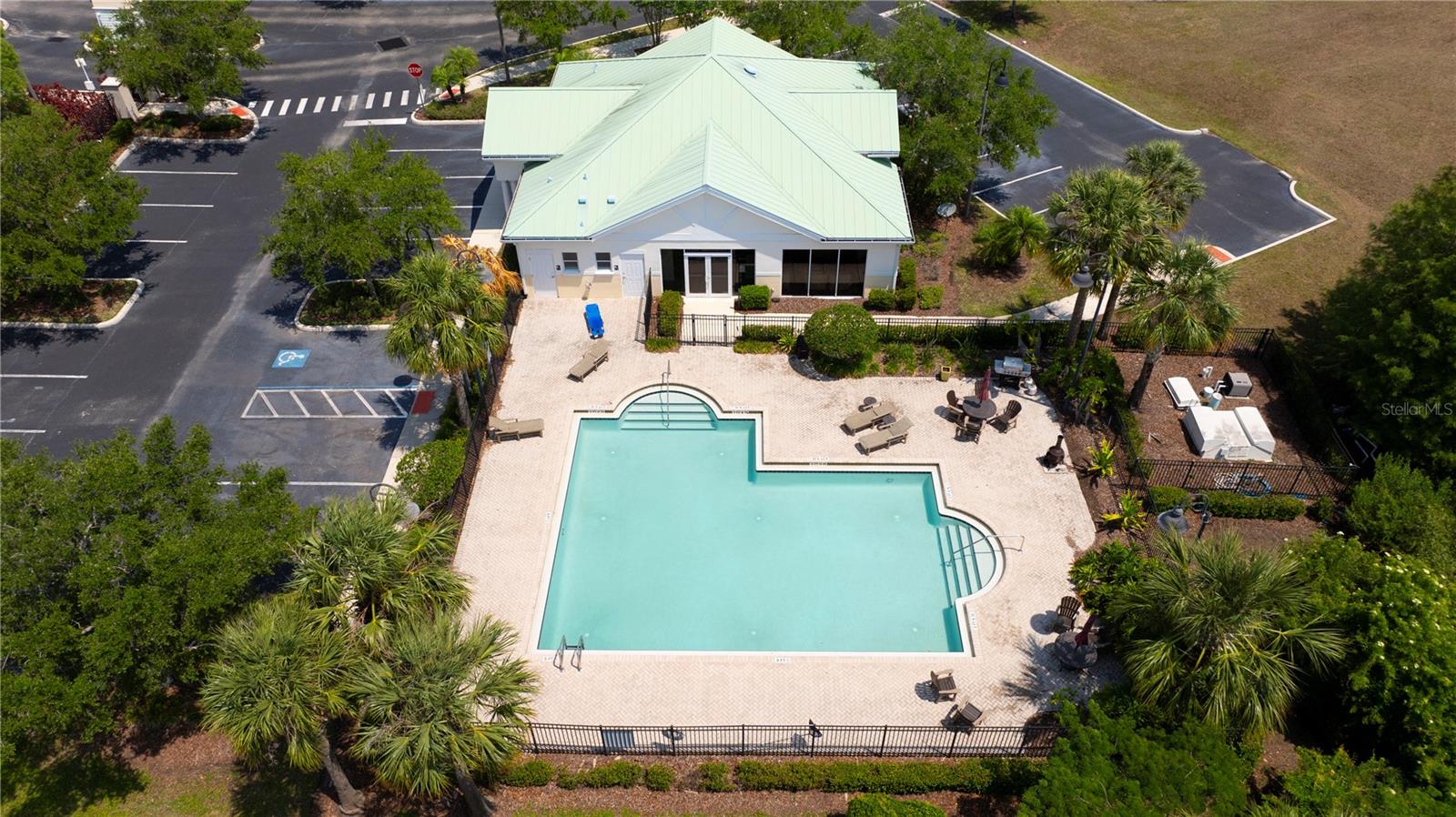FAIRVIEW POINTE - Land