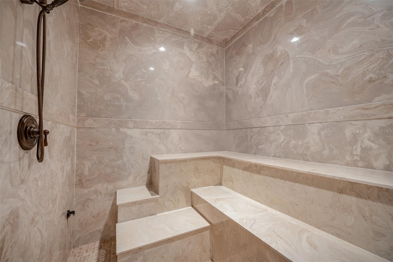 WHISPERING CREEK UNIT 02 - Residential