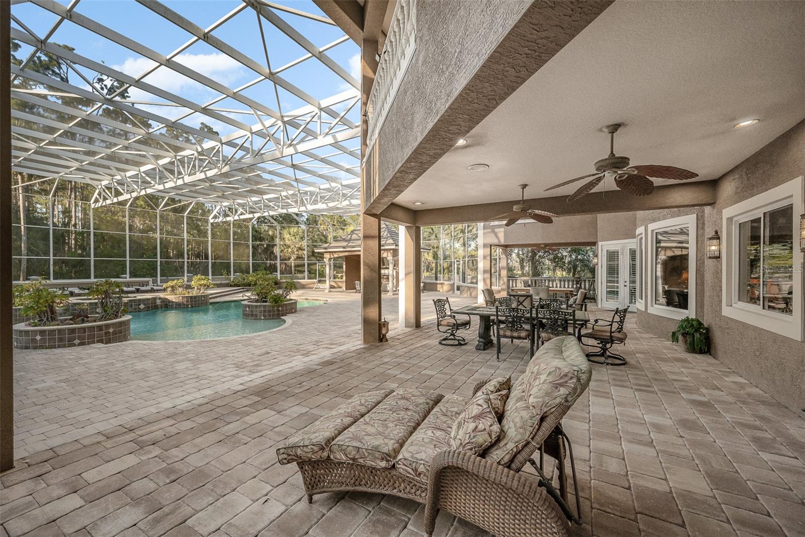 WHISPERING CREEK UNIT 02 - Residential