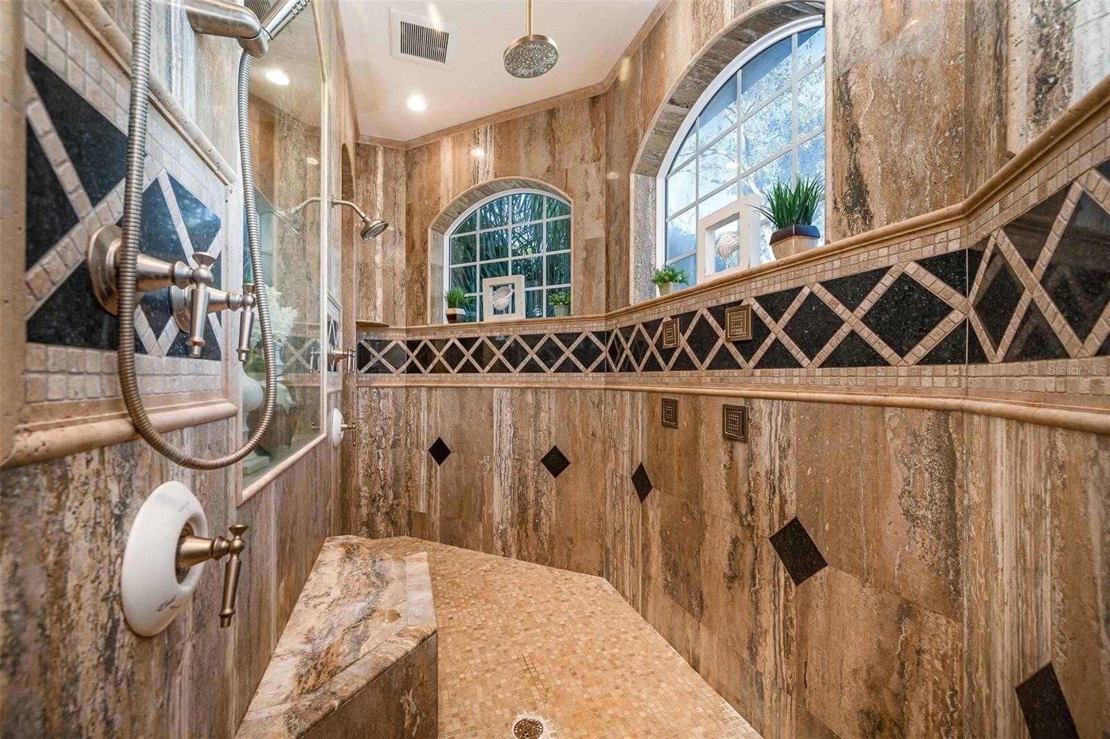 WHISPERING CREEK UNIT 02 - Residential