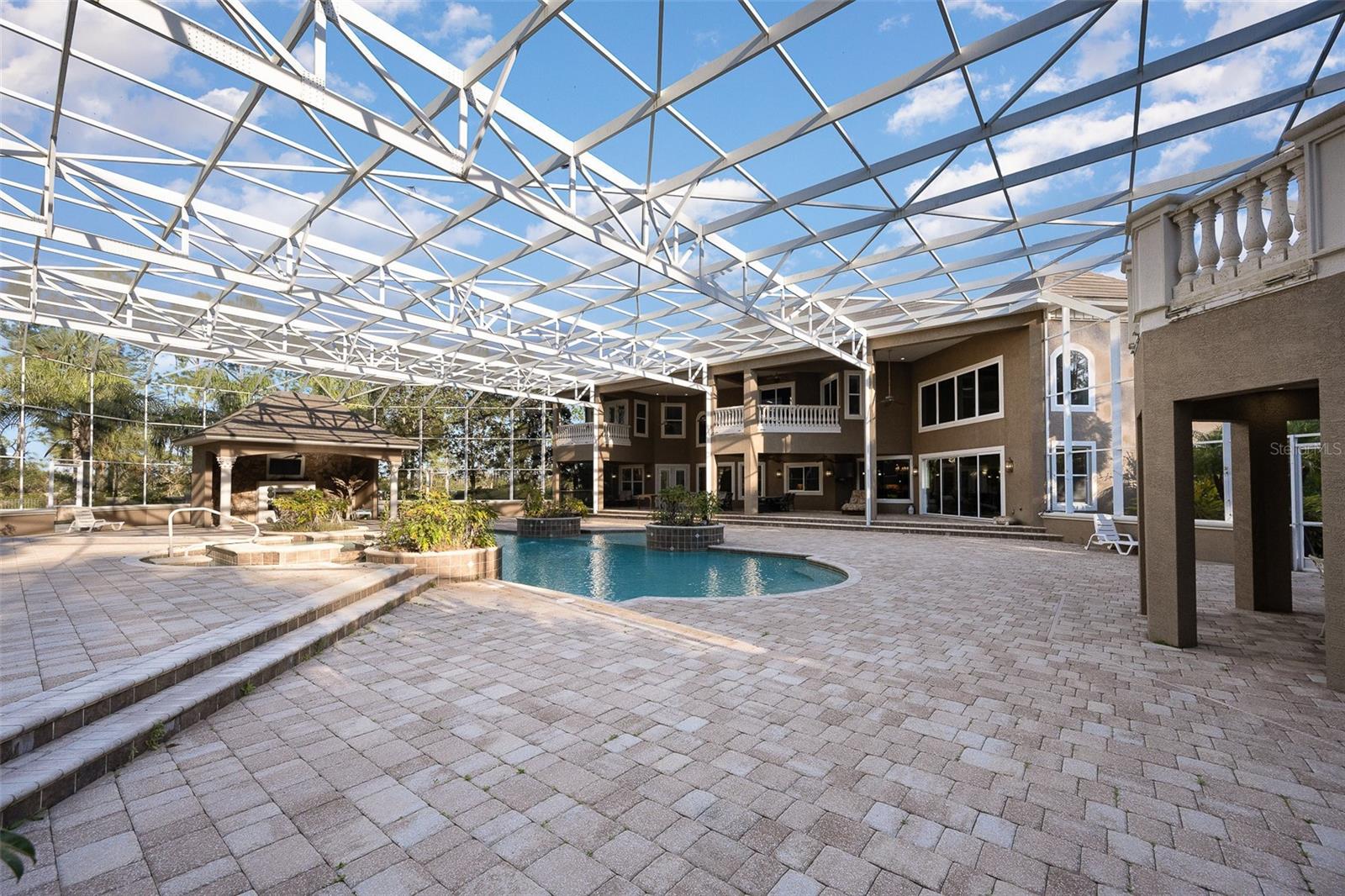 WHISPERING CREEK UNIT 02 - Residential