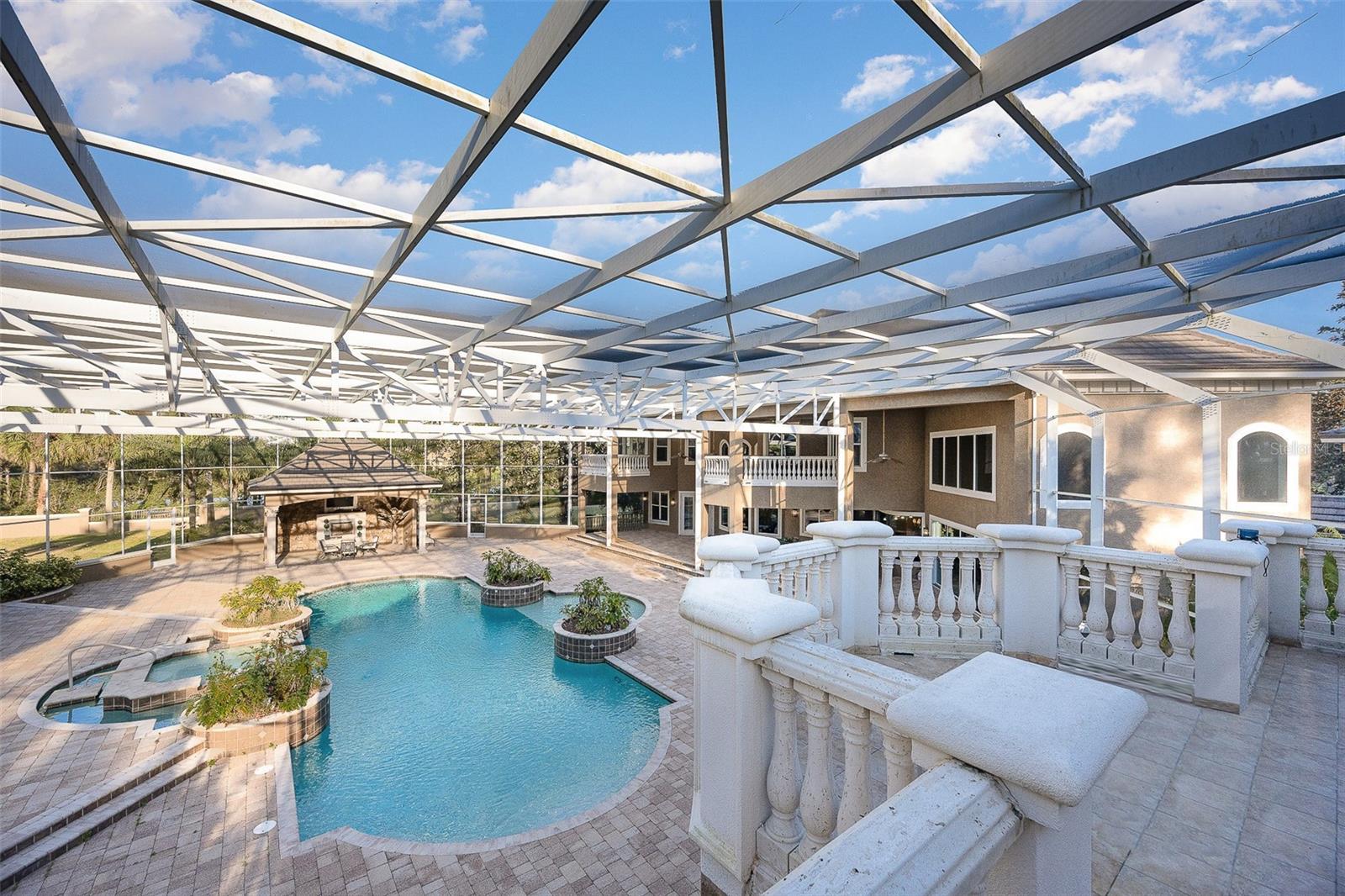 WHISPERING CREEK UNIT 02 - Residential