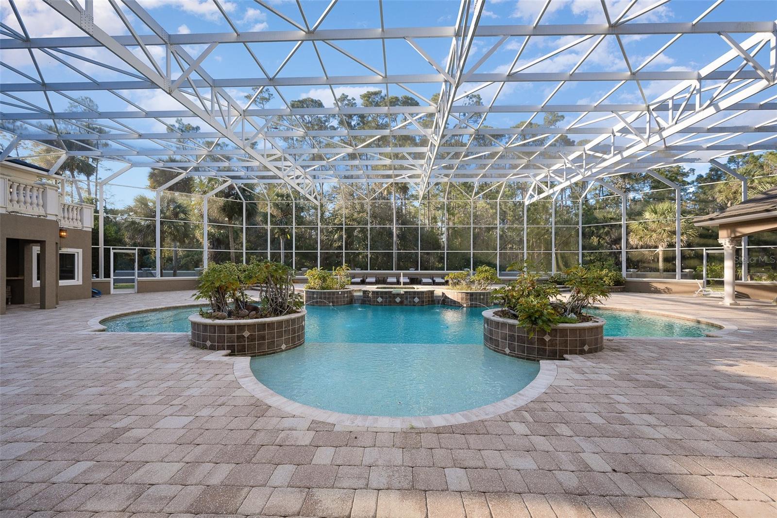 WHISPERING CREEK UNIT 02 - Residential