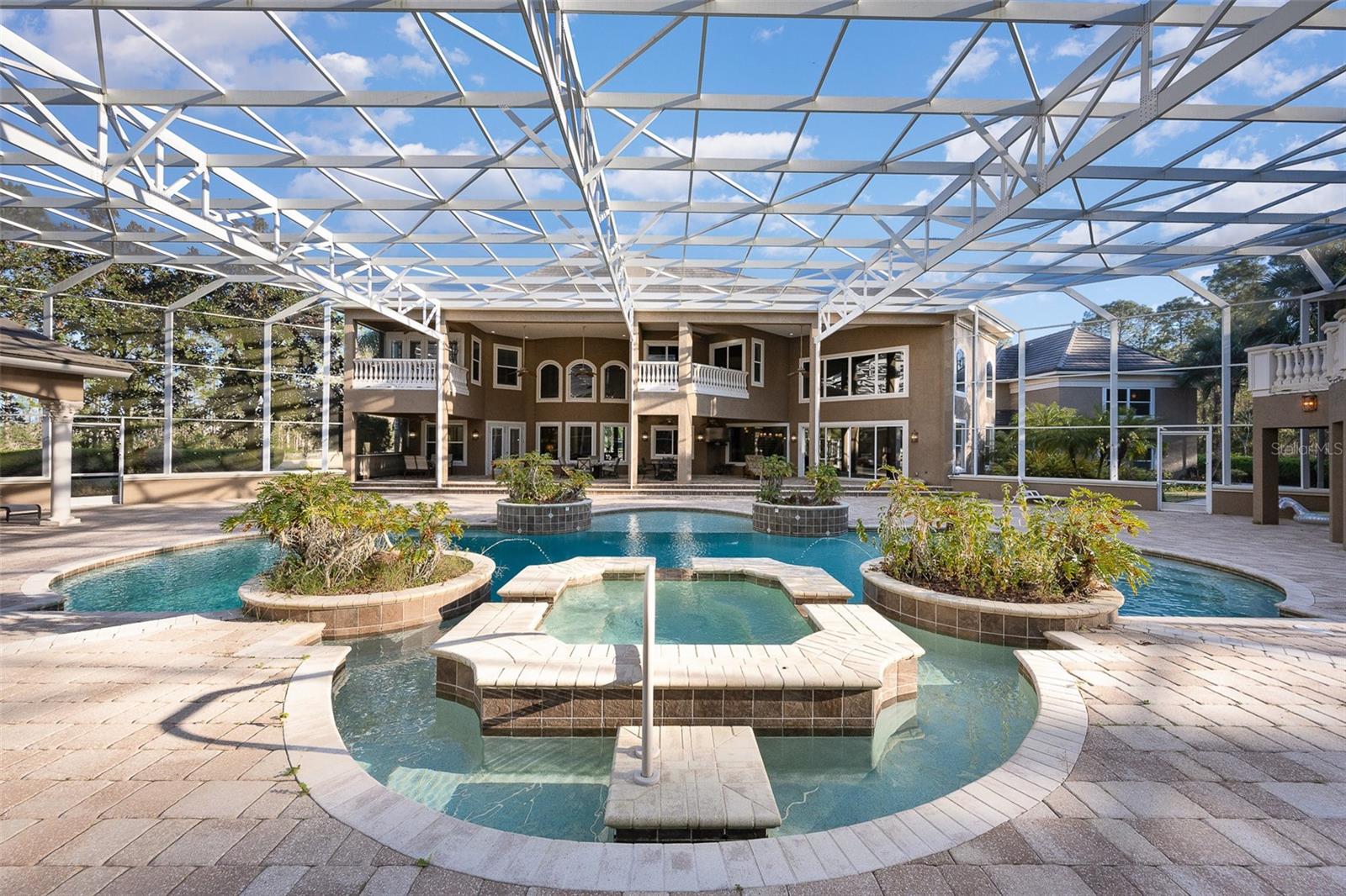 WHISPERING CREEK UNIT 02 - Residential