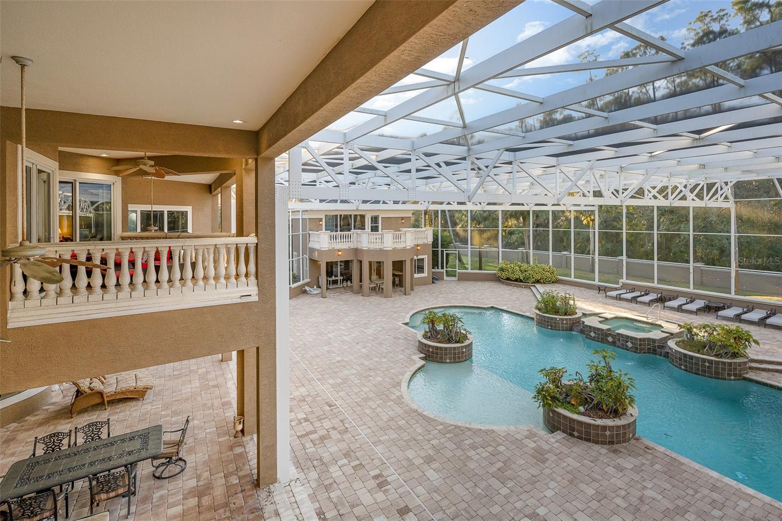 WHISPERING CREEK UNIT 02 - Residential