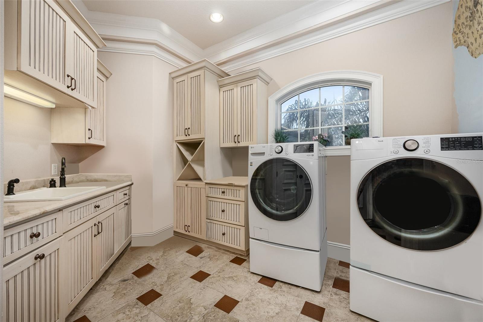 WHISPERING CREEK UNIT 02 - Residential