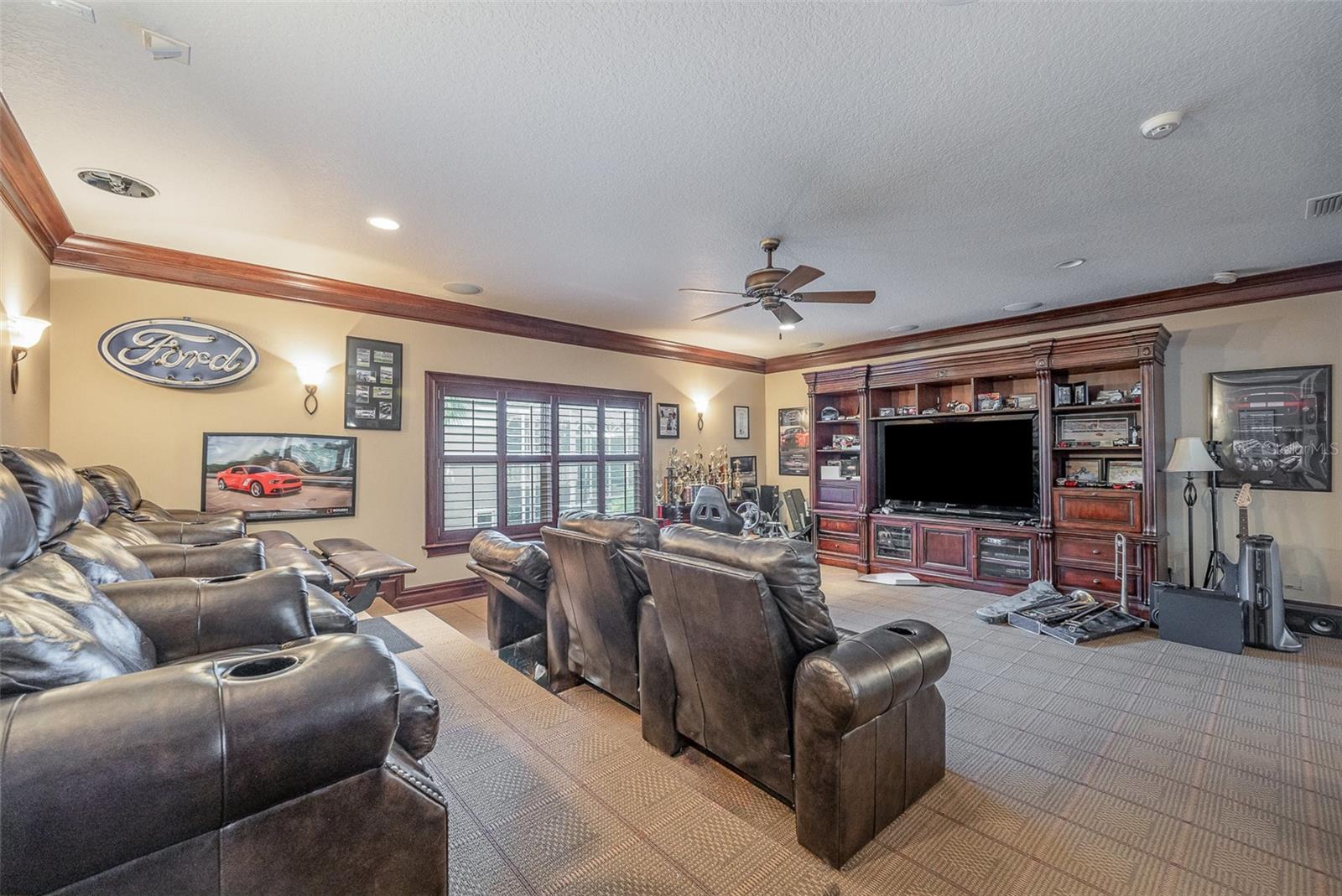 WHISPERING CREEK UNIT 02 - Residential