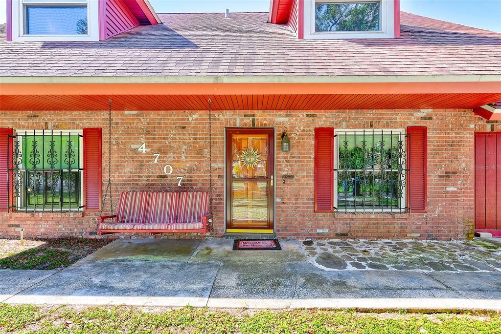 Photo of 4707 E Temple Heights Road, Tampa, FL 33617 (MLS # TB8413858)