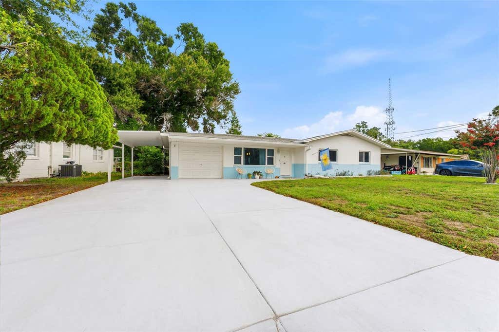 Photo of 2111 W Minnehaha Street, Tampa, FL 33604 (MLS # TB8522475)