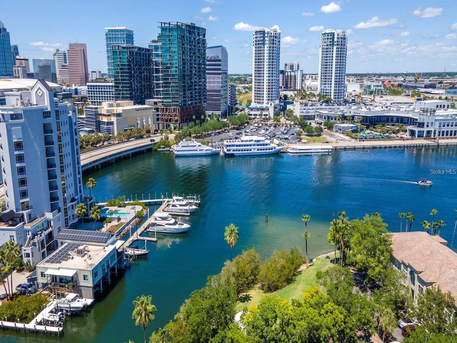 716 PROMENADE PLACE