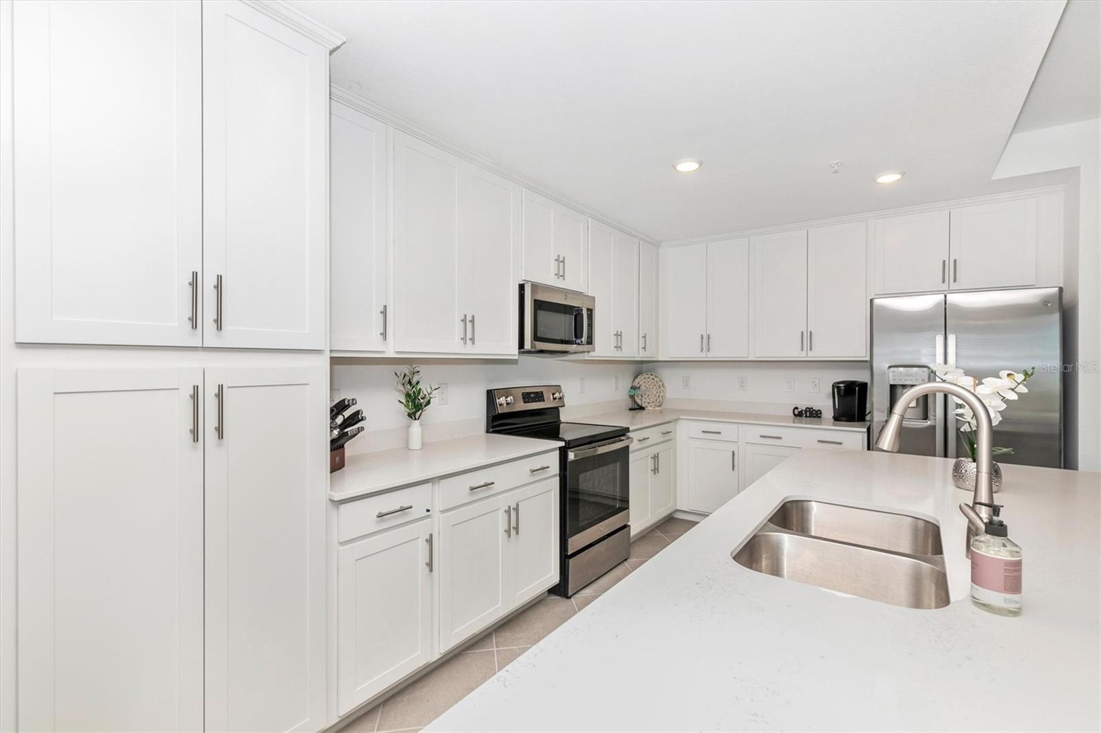 WELLEN PARK GOLF & COUNTRY CLUB - Residential Lease