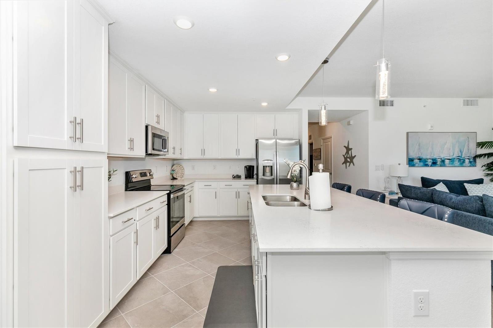 WELLEN PARK GOLF & COUNTRY CLUB - Residential Lease