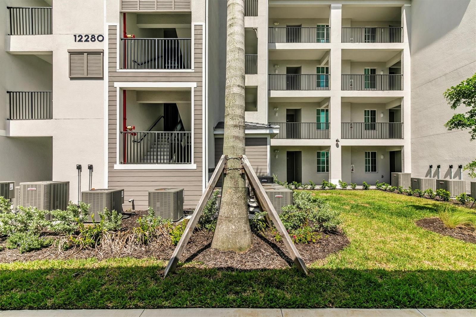 WELLEN PARK GOLF & COUNTRY CLUB - Residential Lease
