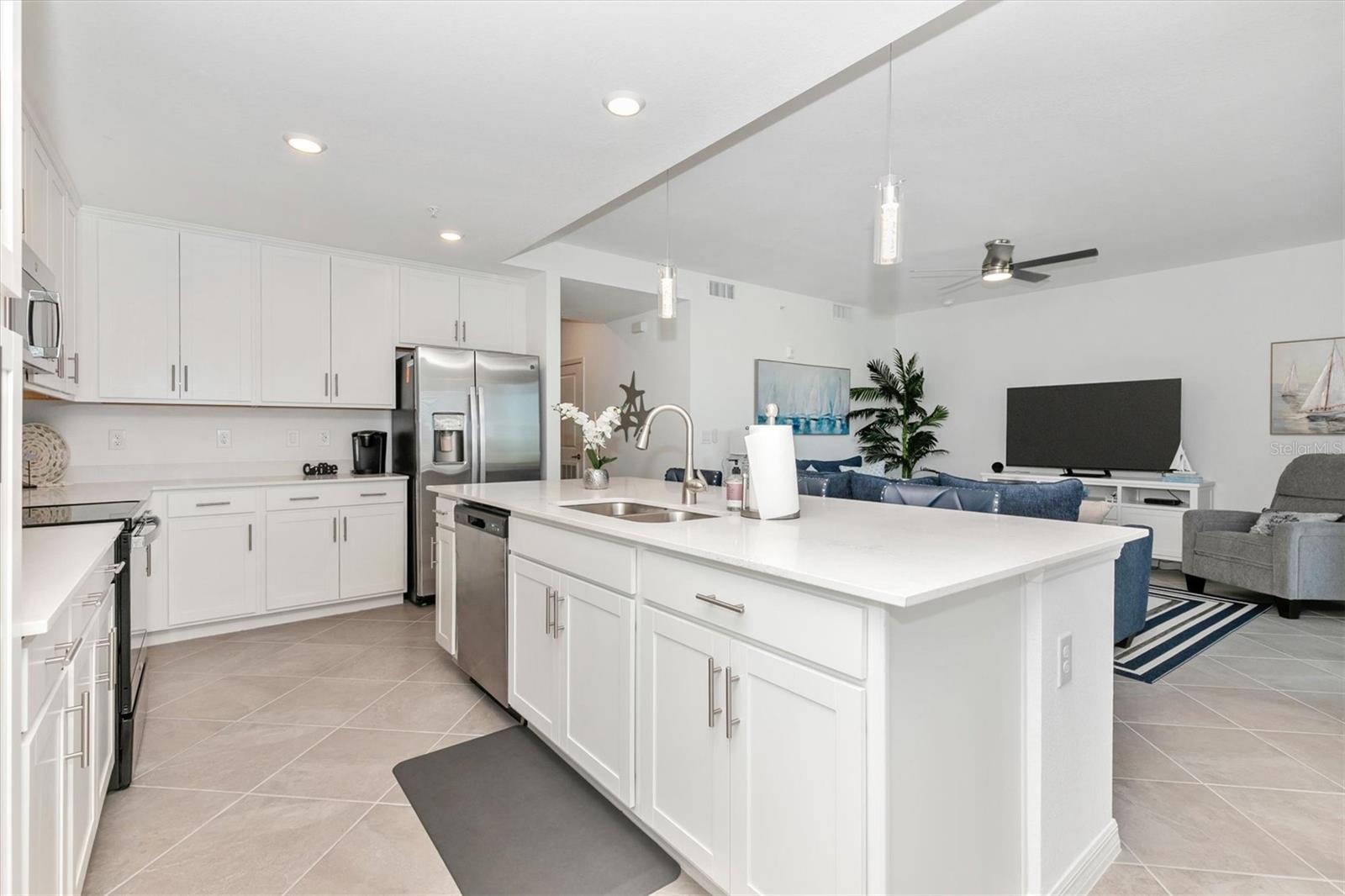 WELLEN PARK GOLF & COUNTRY CLUB - Residential Lease