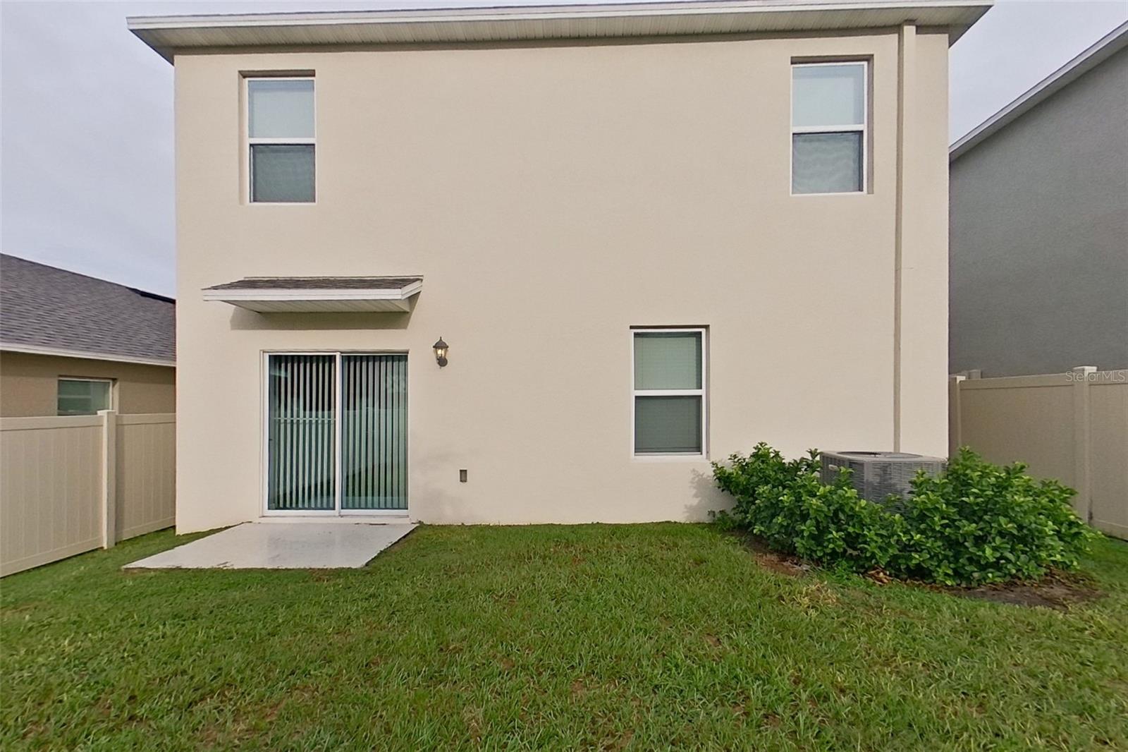 LAKE GRIFFIN RESERVE - Residential Lease