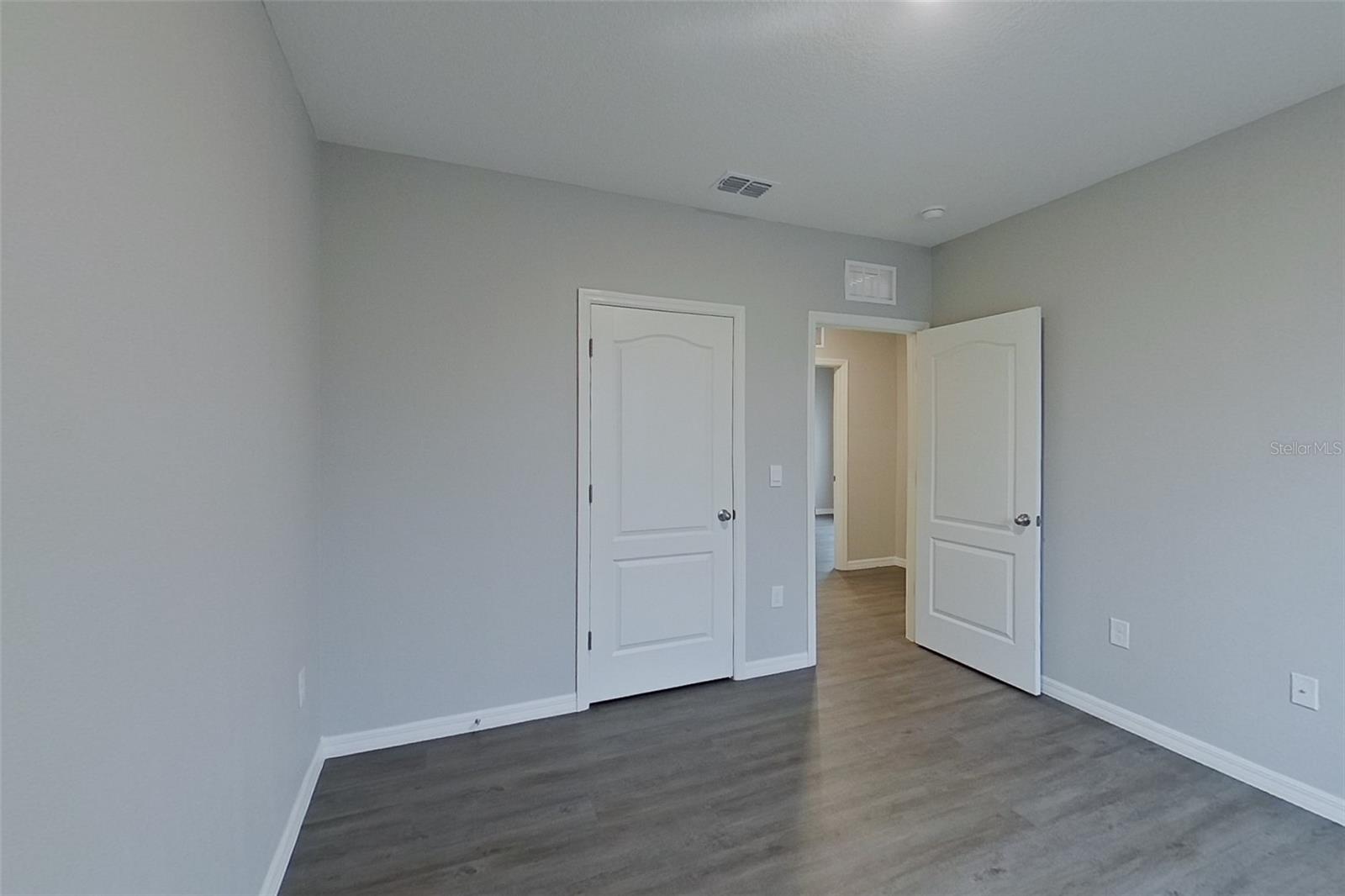 LAKE GRIFFIN RESERVE - Residential Lease