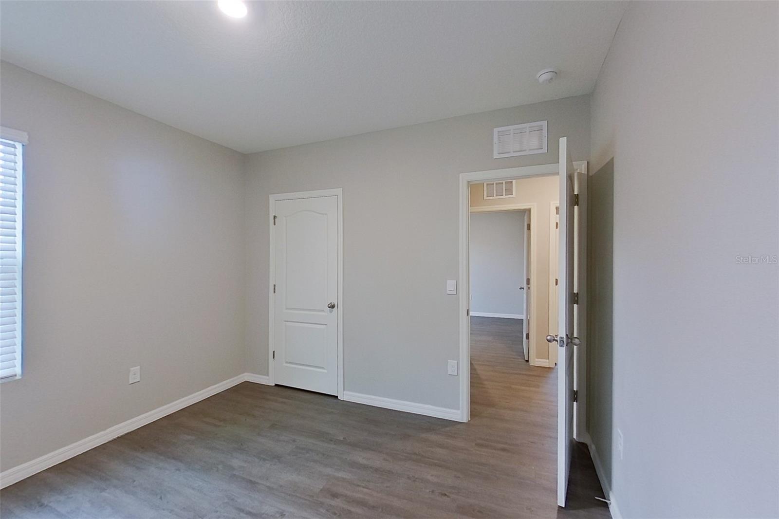 LAKE GRIFFIN RESERVE - Residential Lease