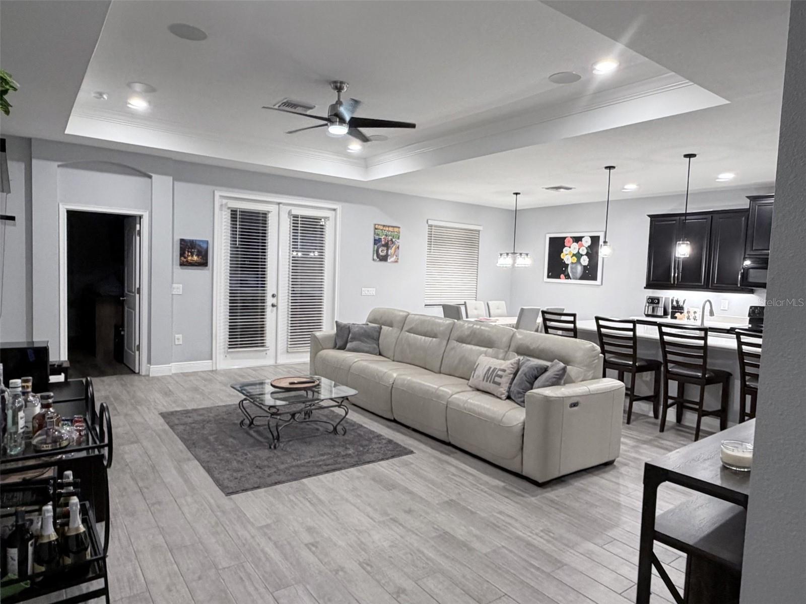 LAKESIDE PH 6 - Residential