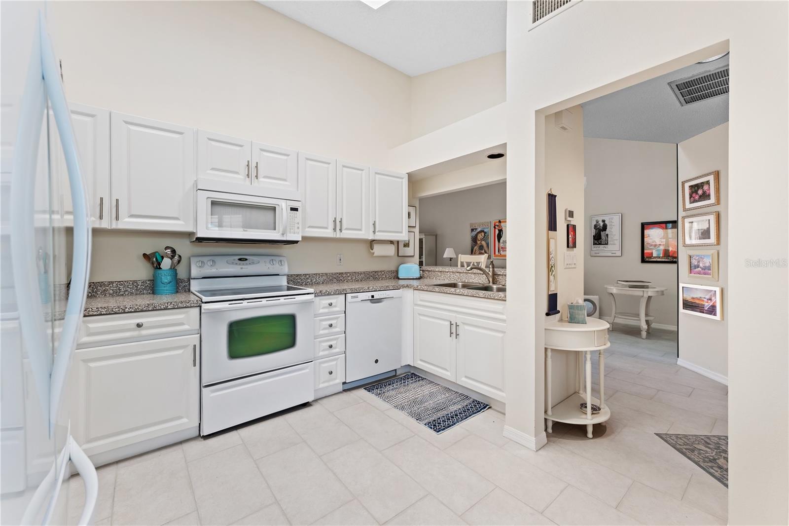 RIVIERA CLUB VILLAGE AT LONGWOOD RUN PH 02 - Residential