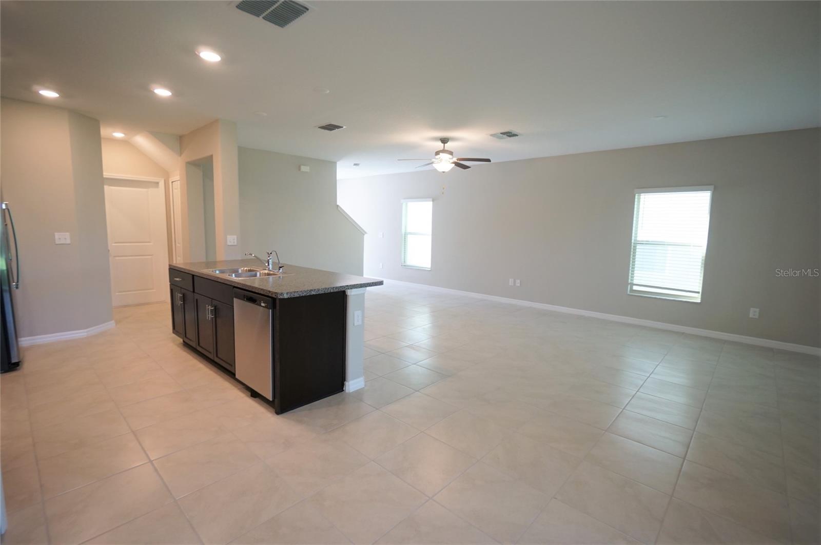 7212 SPRING SNOWFLAKE AVENUE