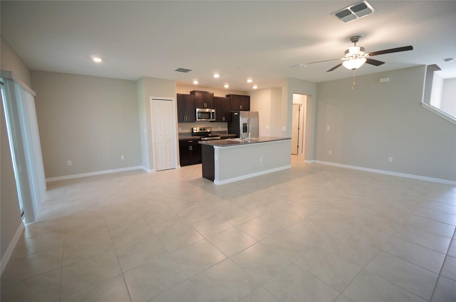 7212 SPRING SNOWFLAKE AVENUE