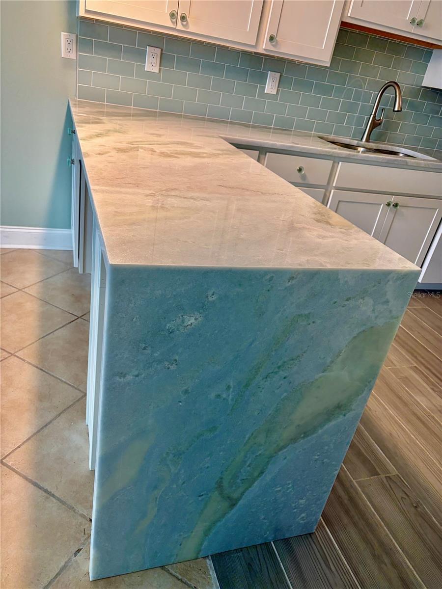 TREASURE ISLAND TENNIS & YACHT CLUB - Residential