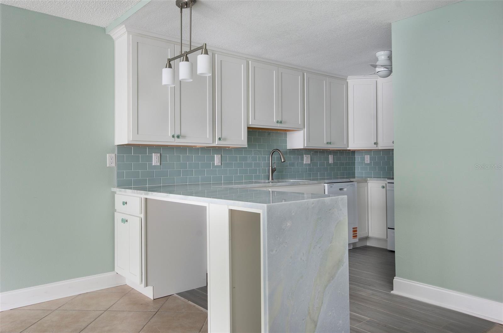 TREASURE ISLAND TENNIS & YACHT CLUB - Residential