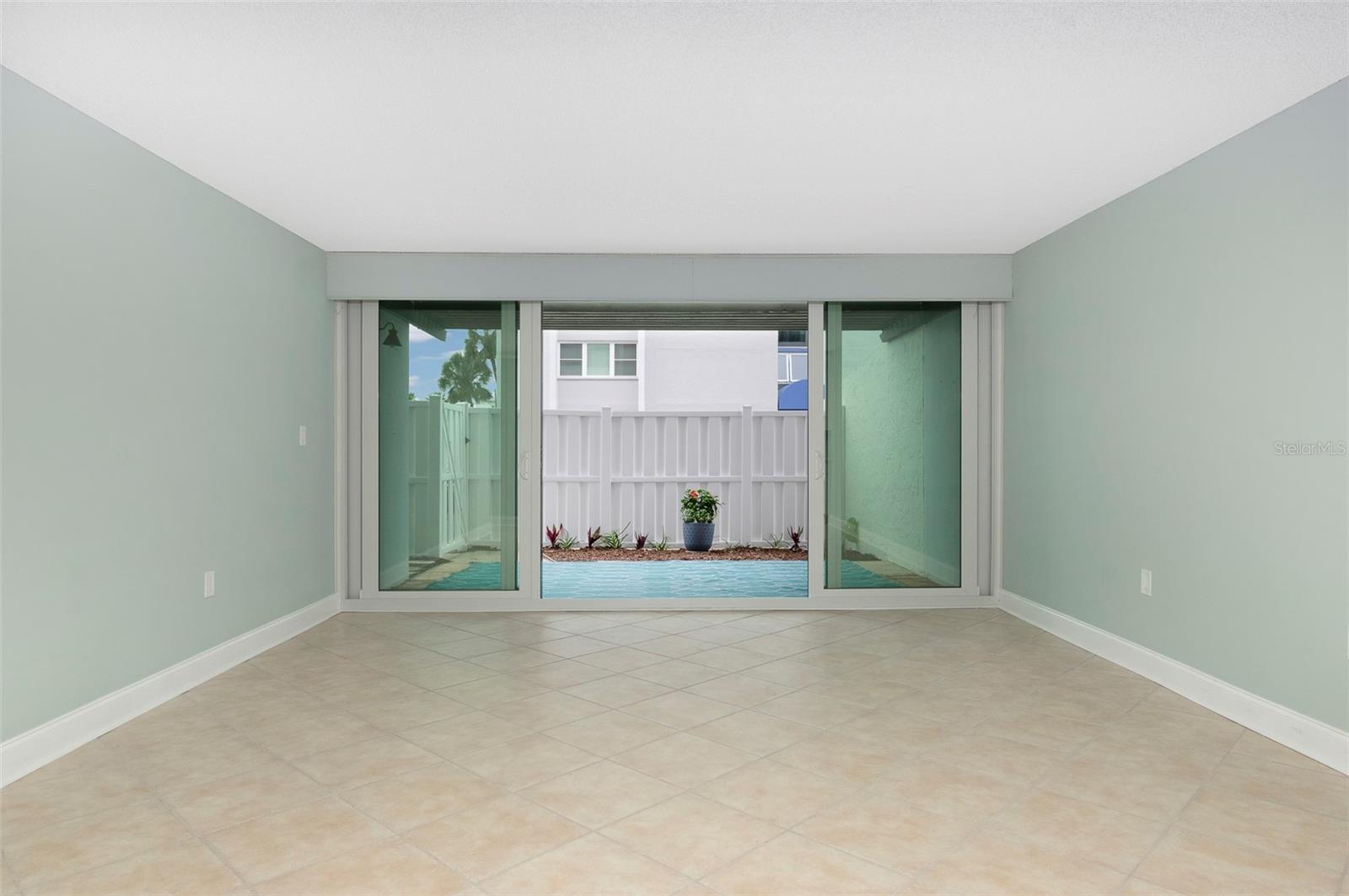 TREASURE ISLAND TENNIS & YACHT CLUB - Residential