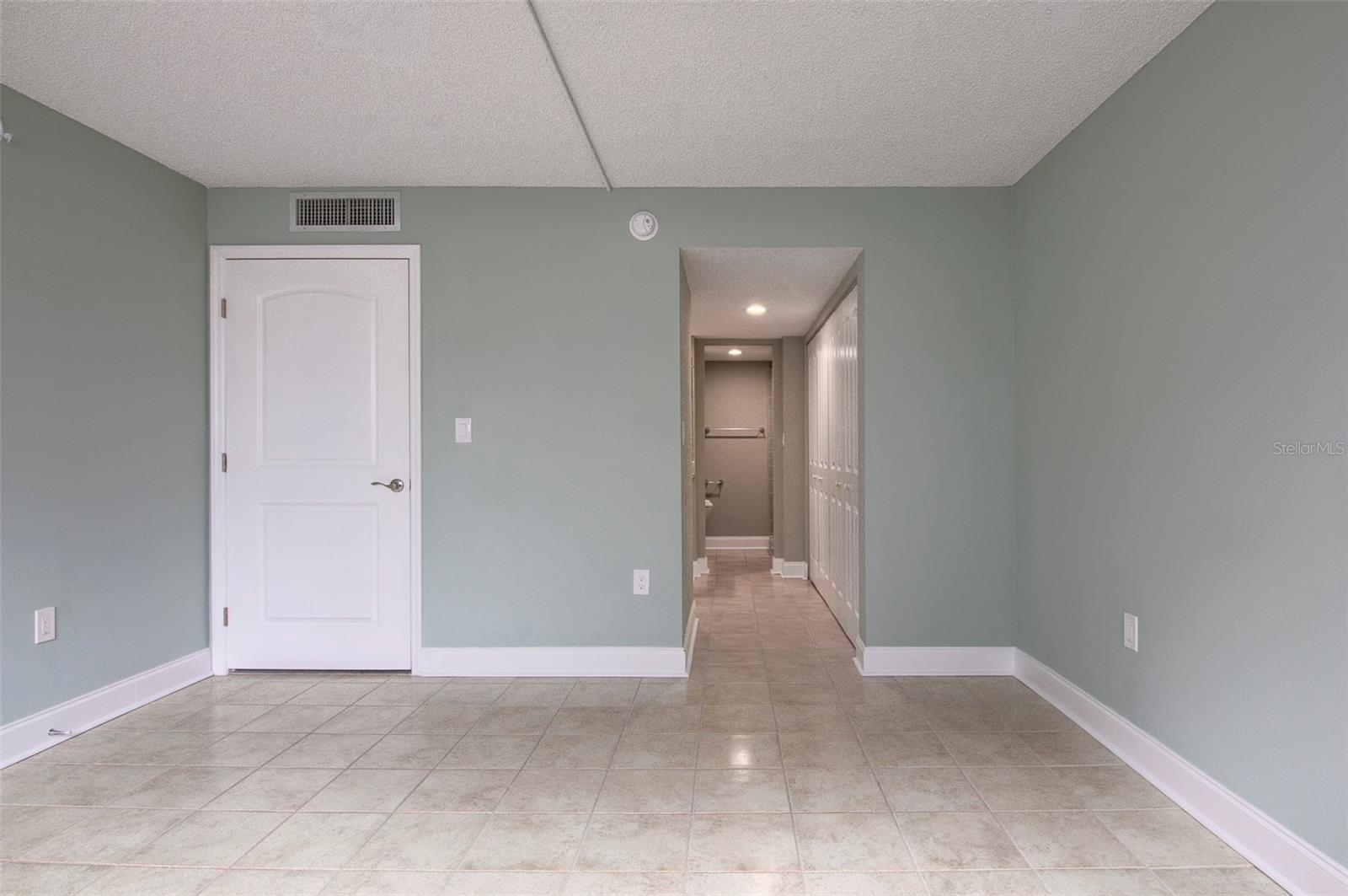 TREASURE ISLAND TENNIS & YACHT CLUB - Residential