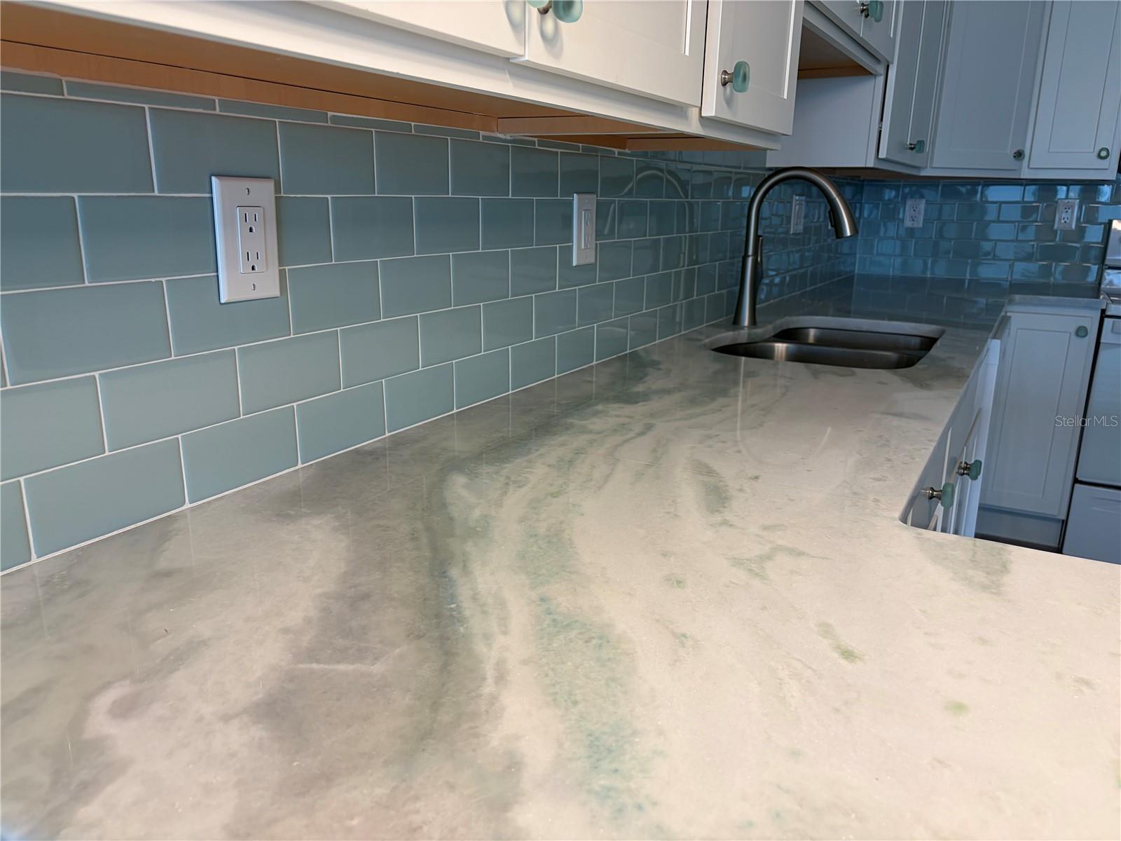 TREASURE ISLAND TENNIS & YACHT CLUB - Residential