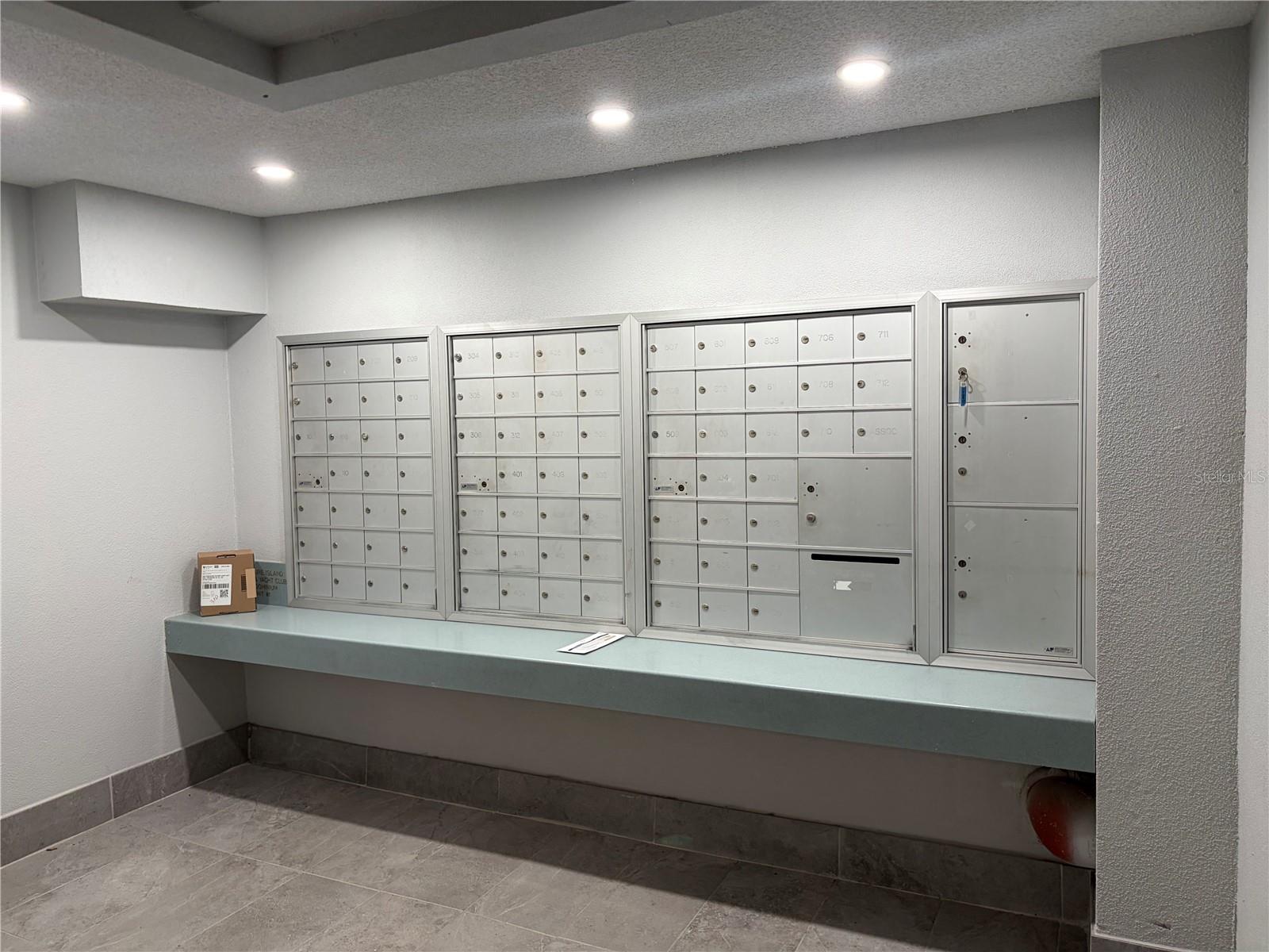 TREASURE ISLAND TENNIS & YACHT CLUB - Residential