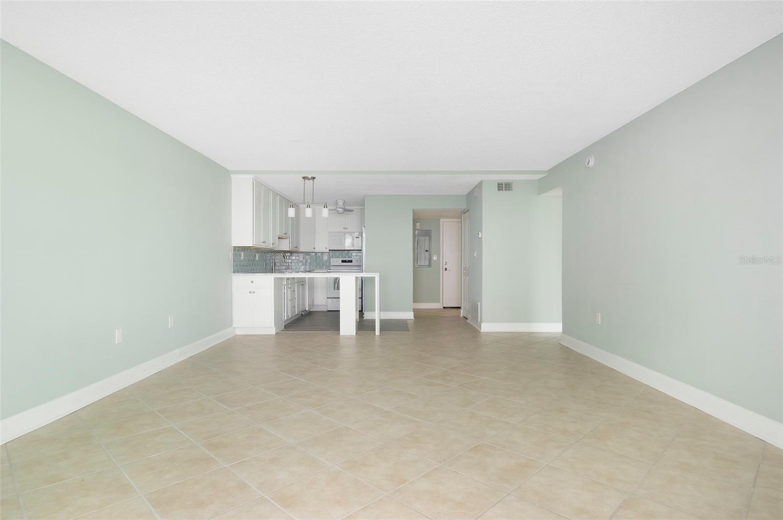 TREASURE ISLAND TENNIS & YACHT CLUB - Residential