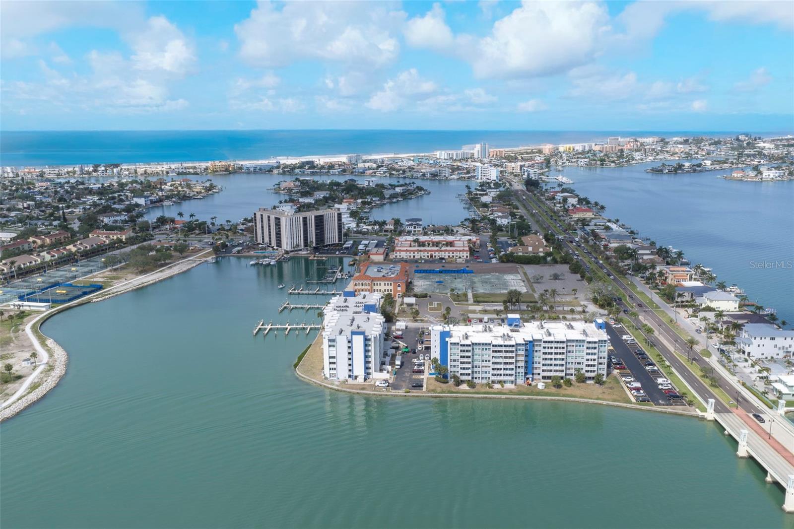 TREASURE ISLAND TENNIS & YACHT CLUB - Residential