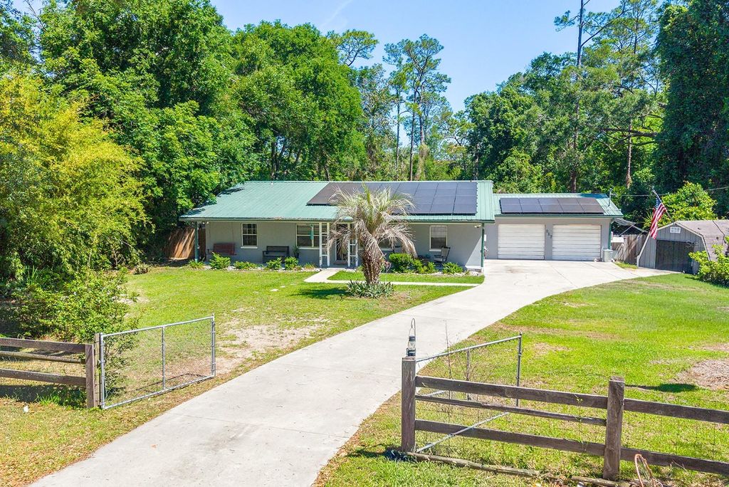 Photo of 917 SW 2nd Avenue, Trenton, FL 32693 (MLS # GC540508)