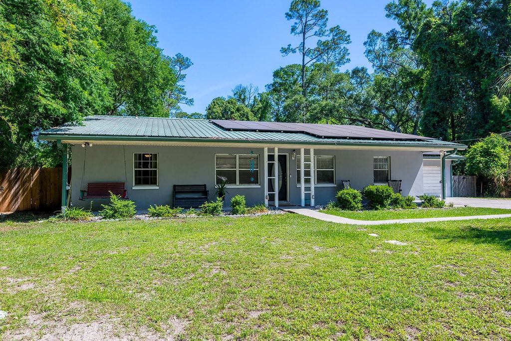 Photo of 917 SW 2nd Avenue, Trenton, FL 32693 (MLS # GC540508)