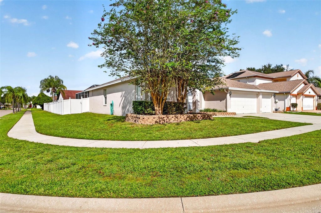 Photo of 10007 Vista Pointe Drive, Tampa, FL 33635 (MLS # TB8548662)