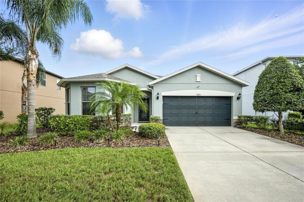 Photo of 3025 Winglewood Circle, Lutz, FL 33558 (MLS # TB8399945)