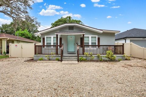 Photo of 8710 N Hamner Avenue, Tampa, FL 33604 (MLS # TB8429955)