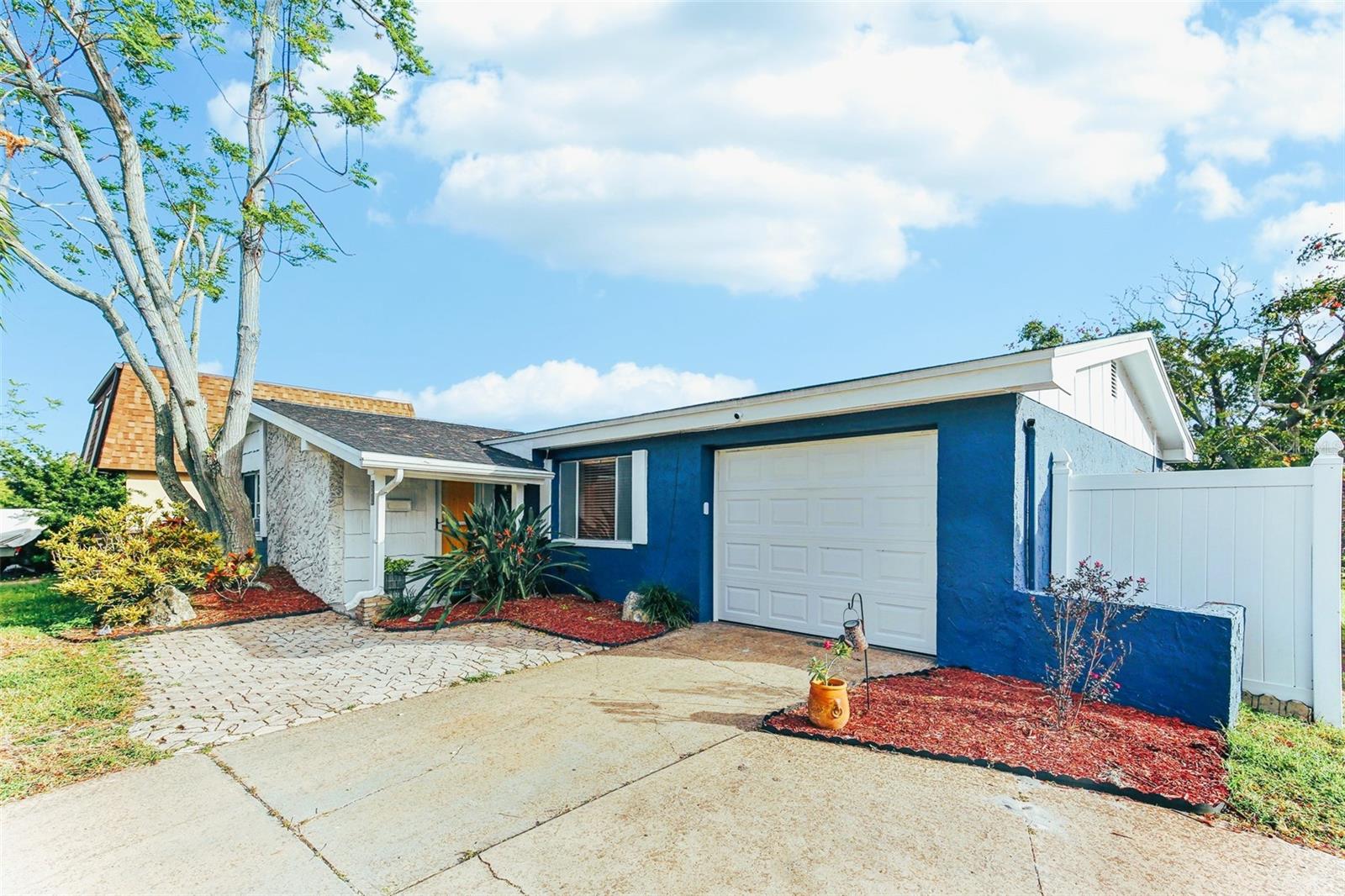 4004 CLAREMONT DRIVE