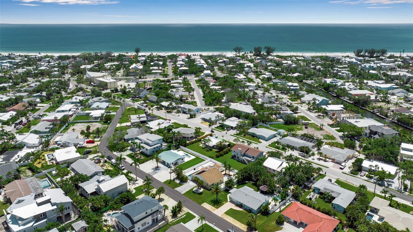 HOLMES BEACH 34TH UNIT - Residential