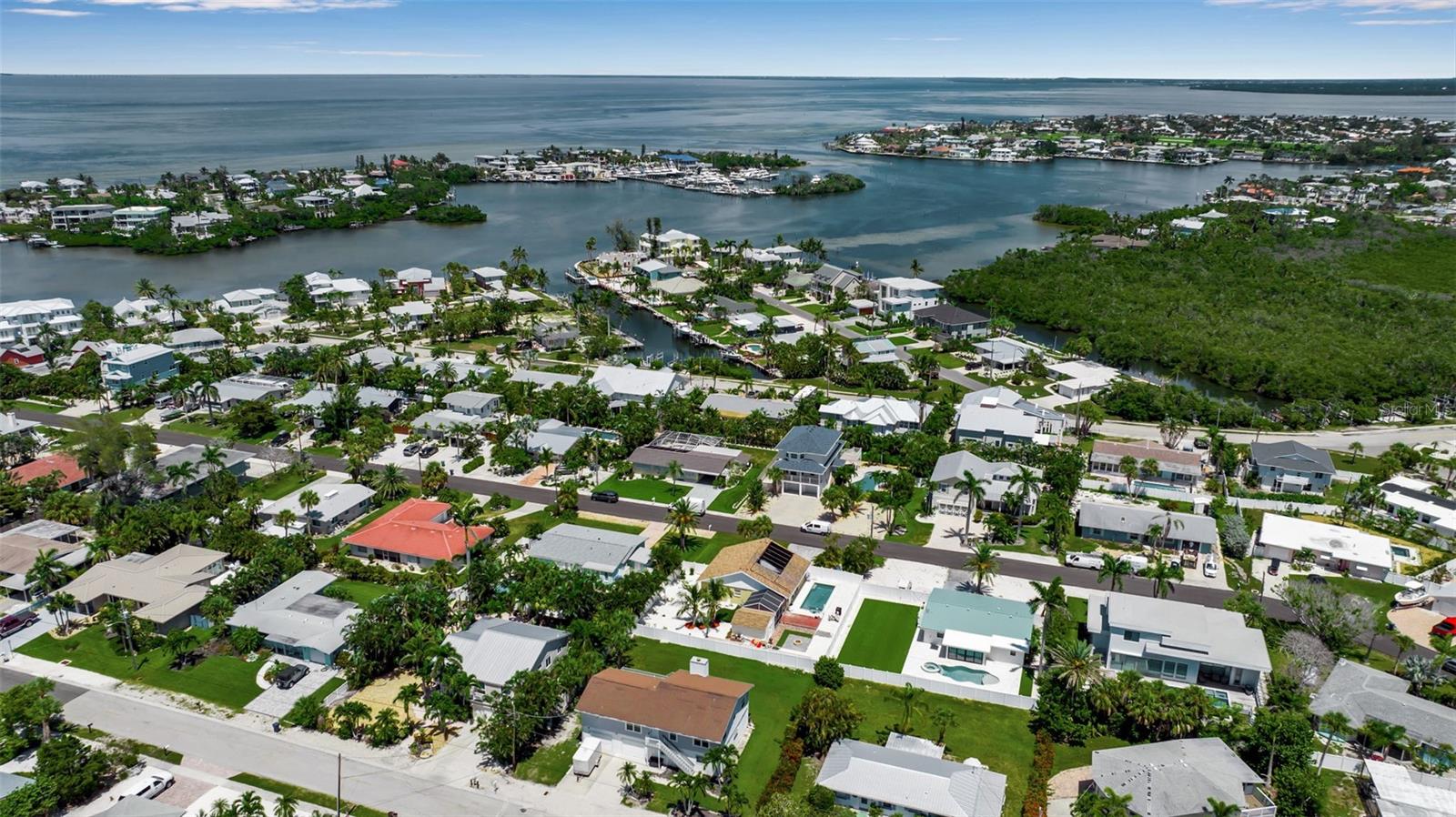 HOLMES BEACH 34TH UNIT - Residential