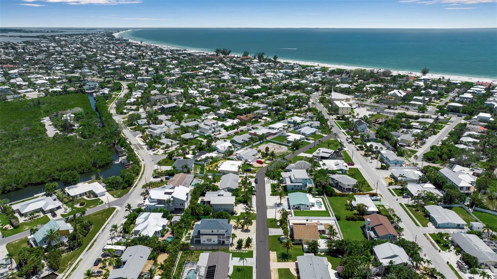 HOLMES BEACH 34TH UNIT - Residential