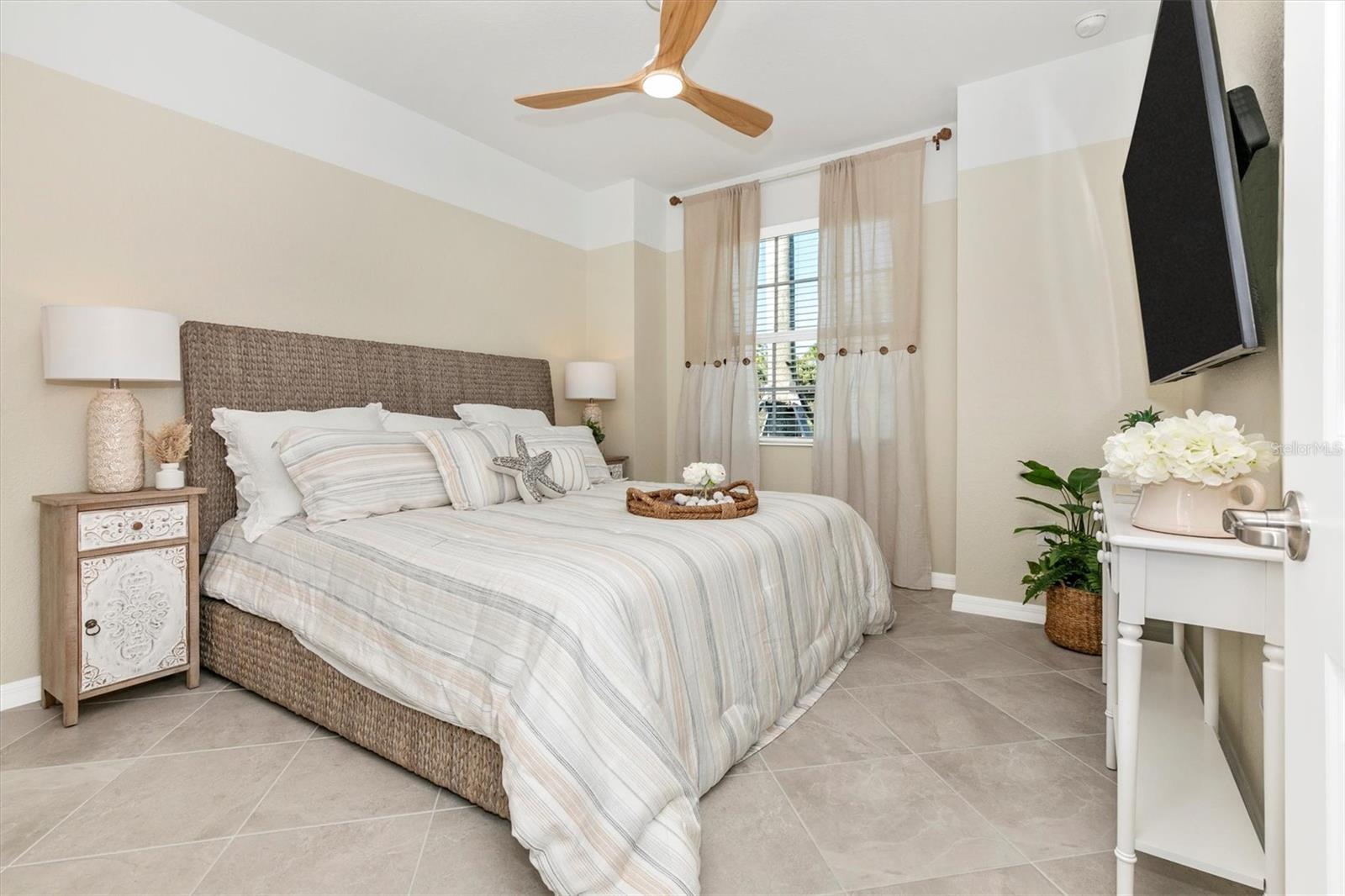 WELLEN PARK GOLF & COUNTRY CLUB - Residential Lease