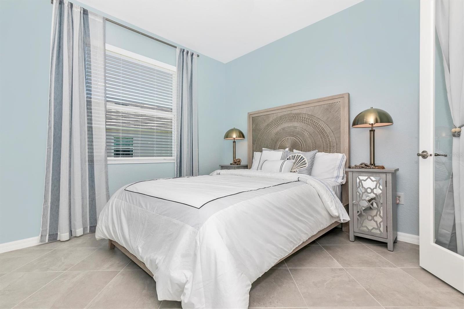 WELLEN PARK GOLF & COUNTRY CLUB - Residential Lease