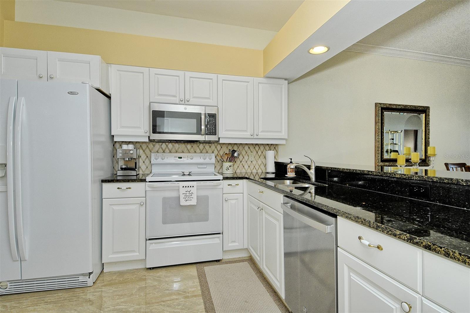 HERITAGE OAKS GOLF & COUNTRY CLUB - Residential